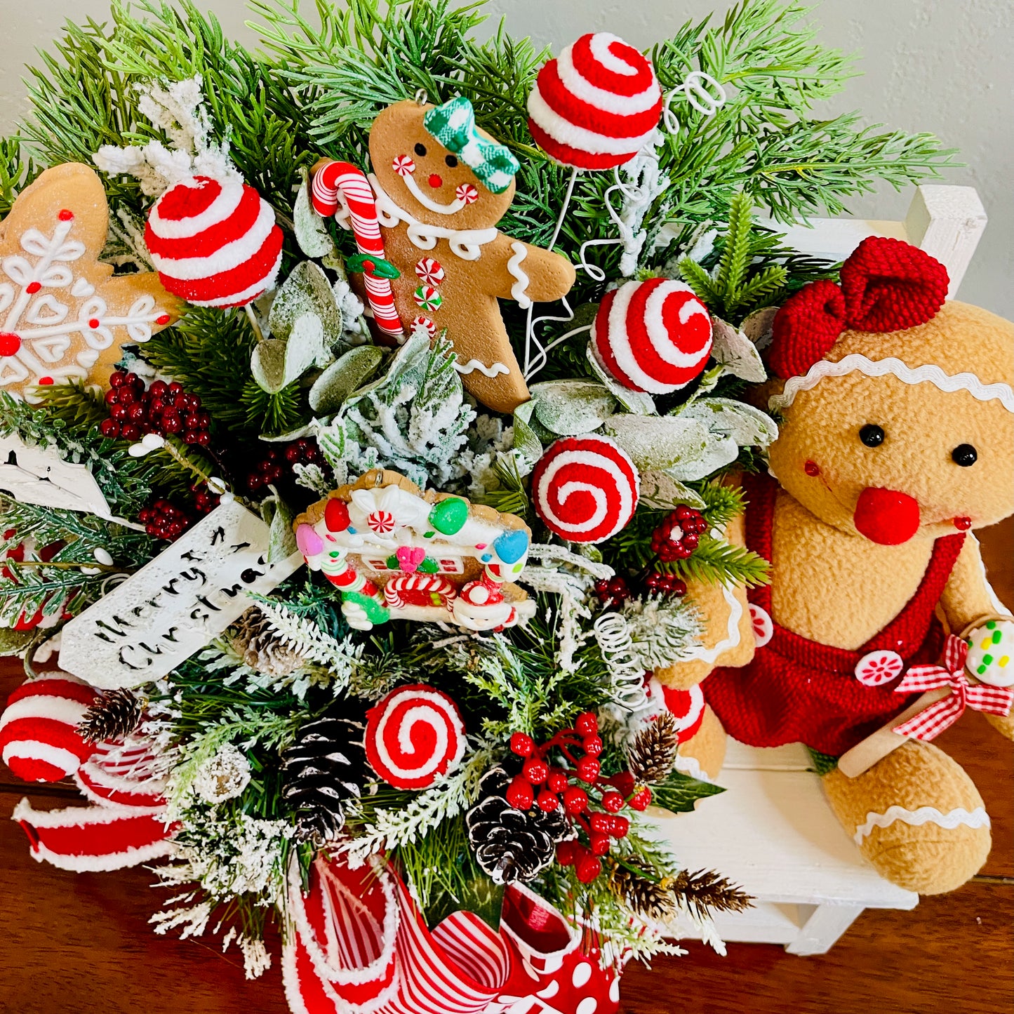 Gingerbread & Peppermint Christmas Centerpiece — Gingerbread Girl, Cookie House, Red-White Bow (Kitchen Table or Entry)