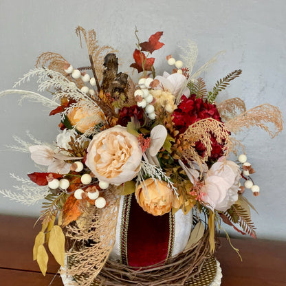 Burgundy & Gold Velvet Pumpkin Arrangement – Elegant Fall Floral Centerpiece for Thanksgiving & Autumn Decor