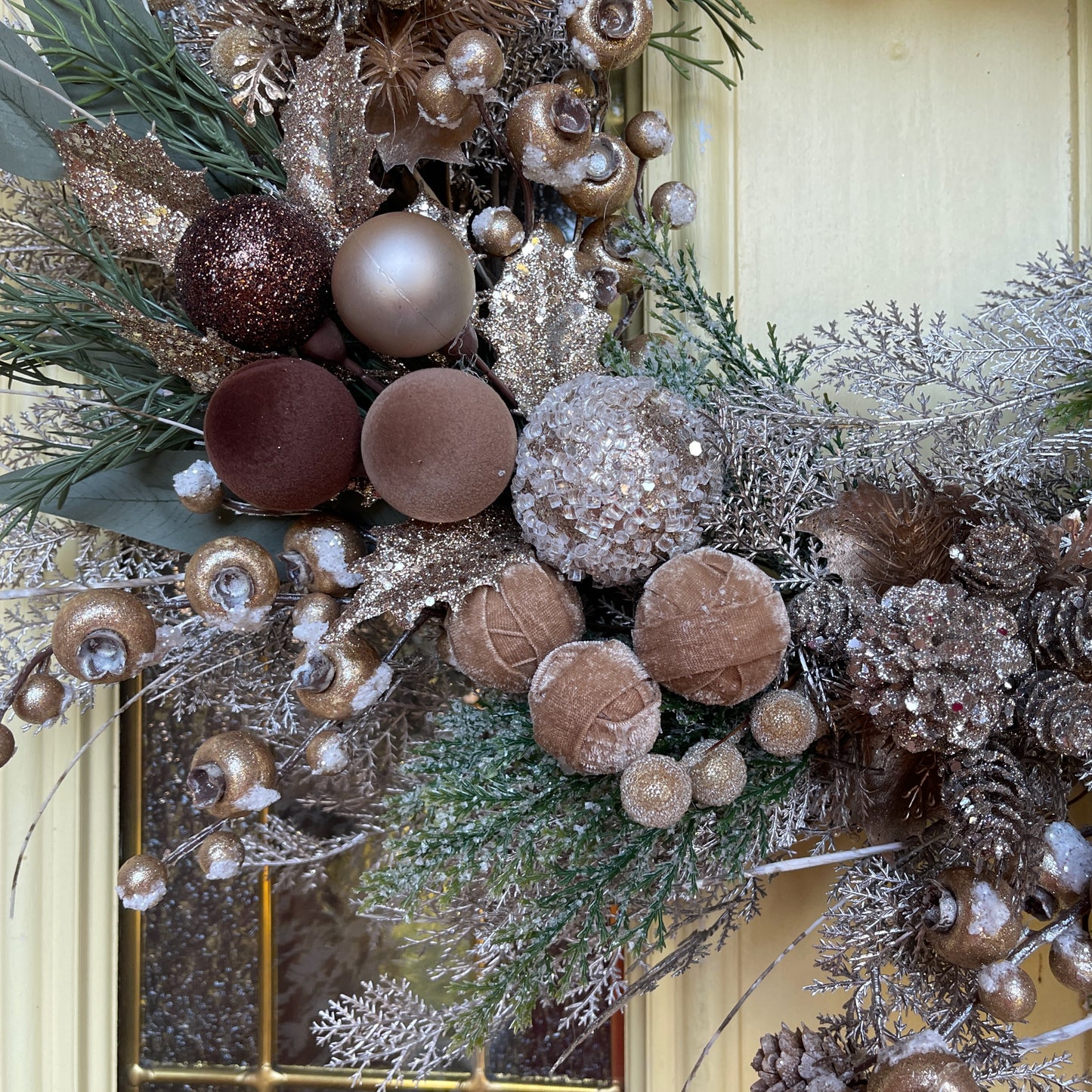 Neutral Christmas Wreath in Champagne, Gold & Bronze | Elegant Door Décor