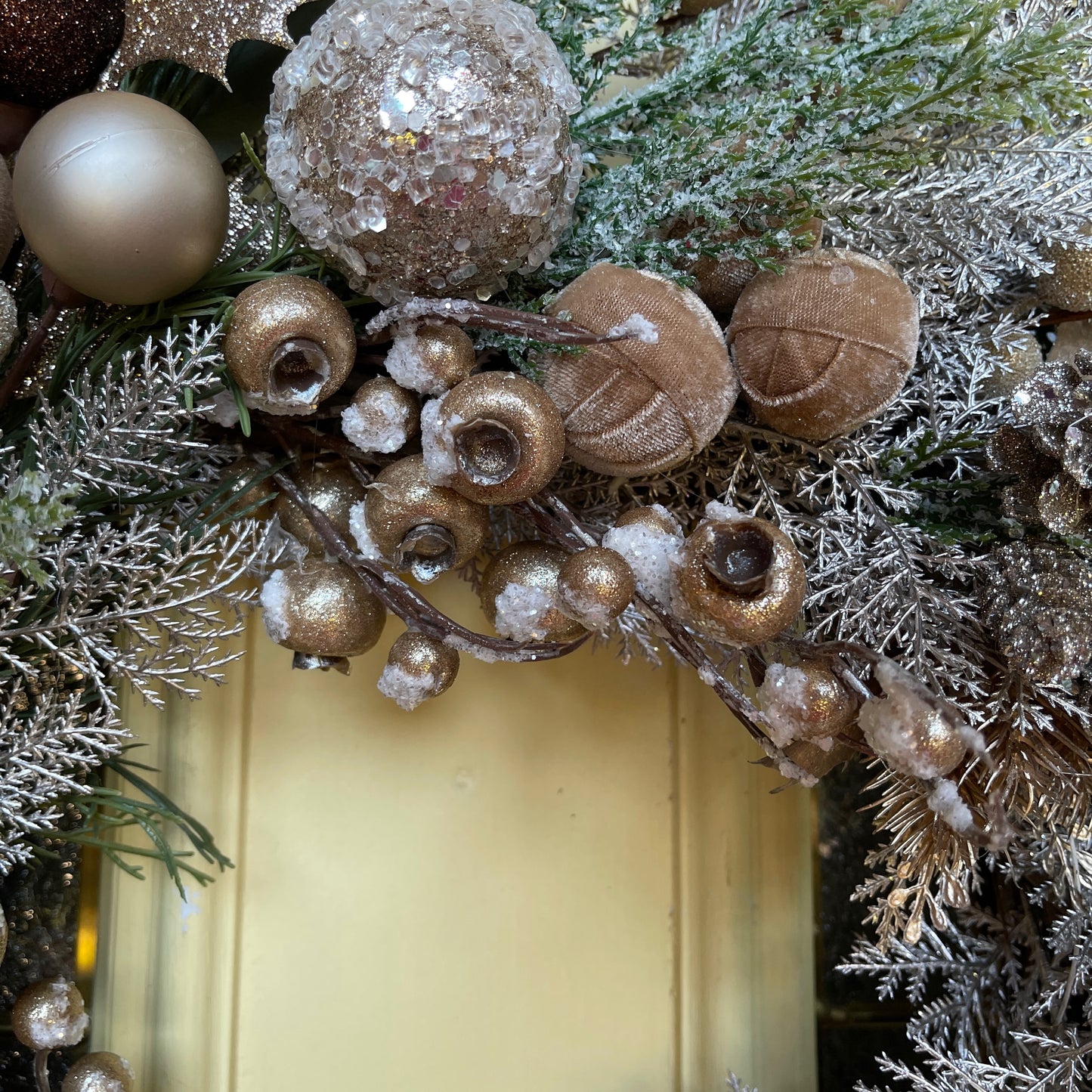 Neutral Christmas Wreath in Champagne, Gold & Bronze | Elegant Door Décor