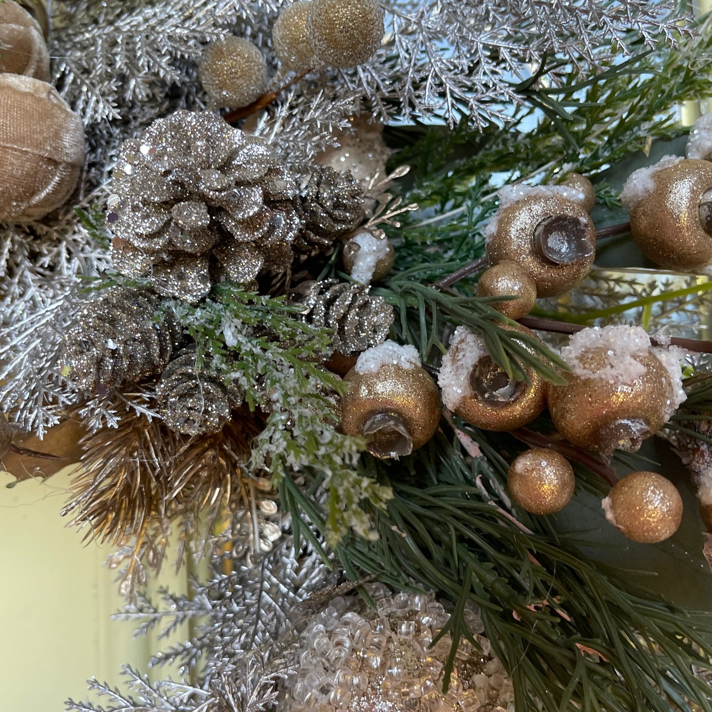 Neutral Christmas Wreath in Champagne, Gold & Bronze | Elegant Door Décor