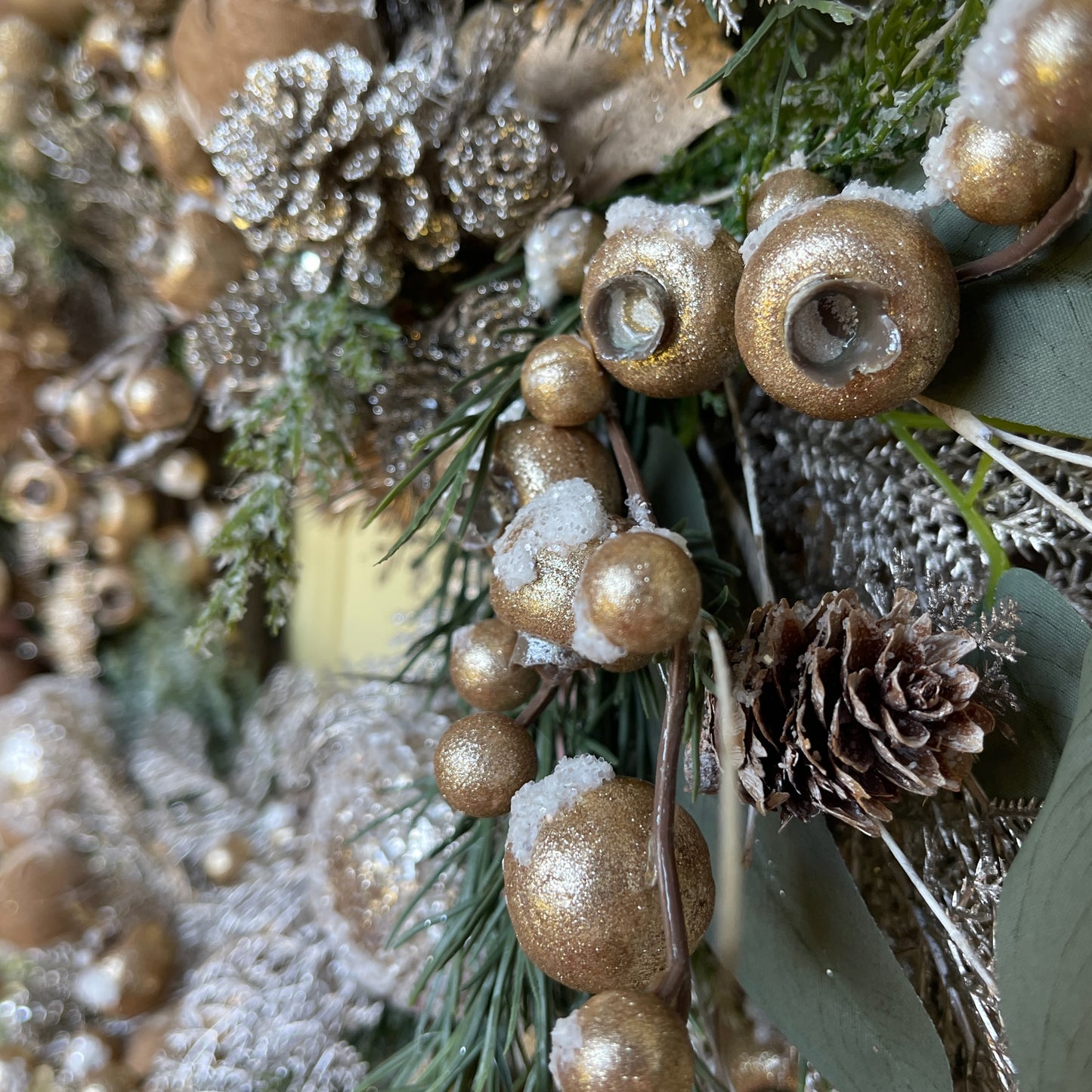Neutral Christmas Wreath in Champagne, Gold & Bronze | Elegant Door Décor