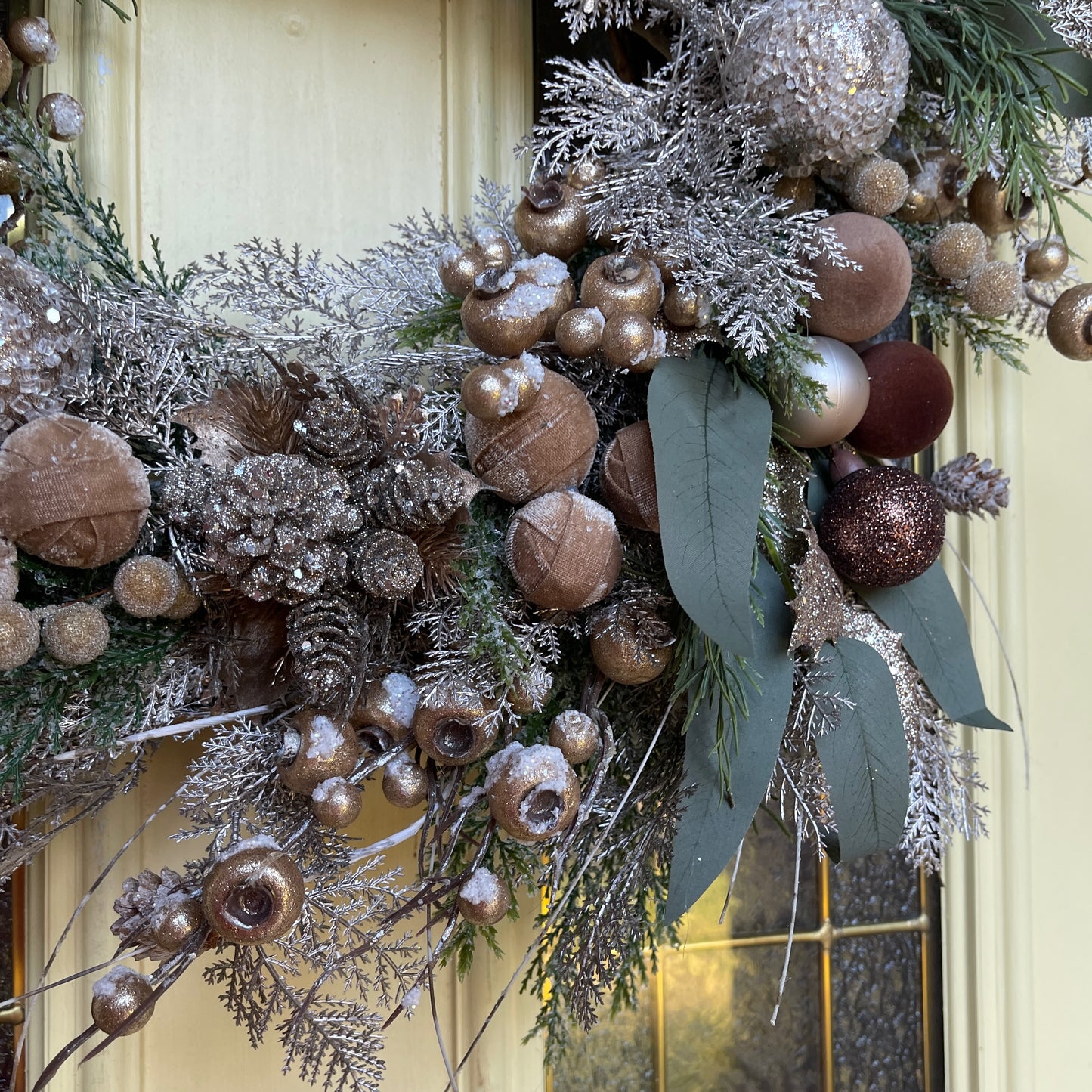 Neutral Christmas Wreath in Champagne, Gold & Bronze | Elegant Door Décor