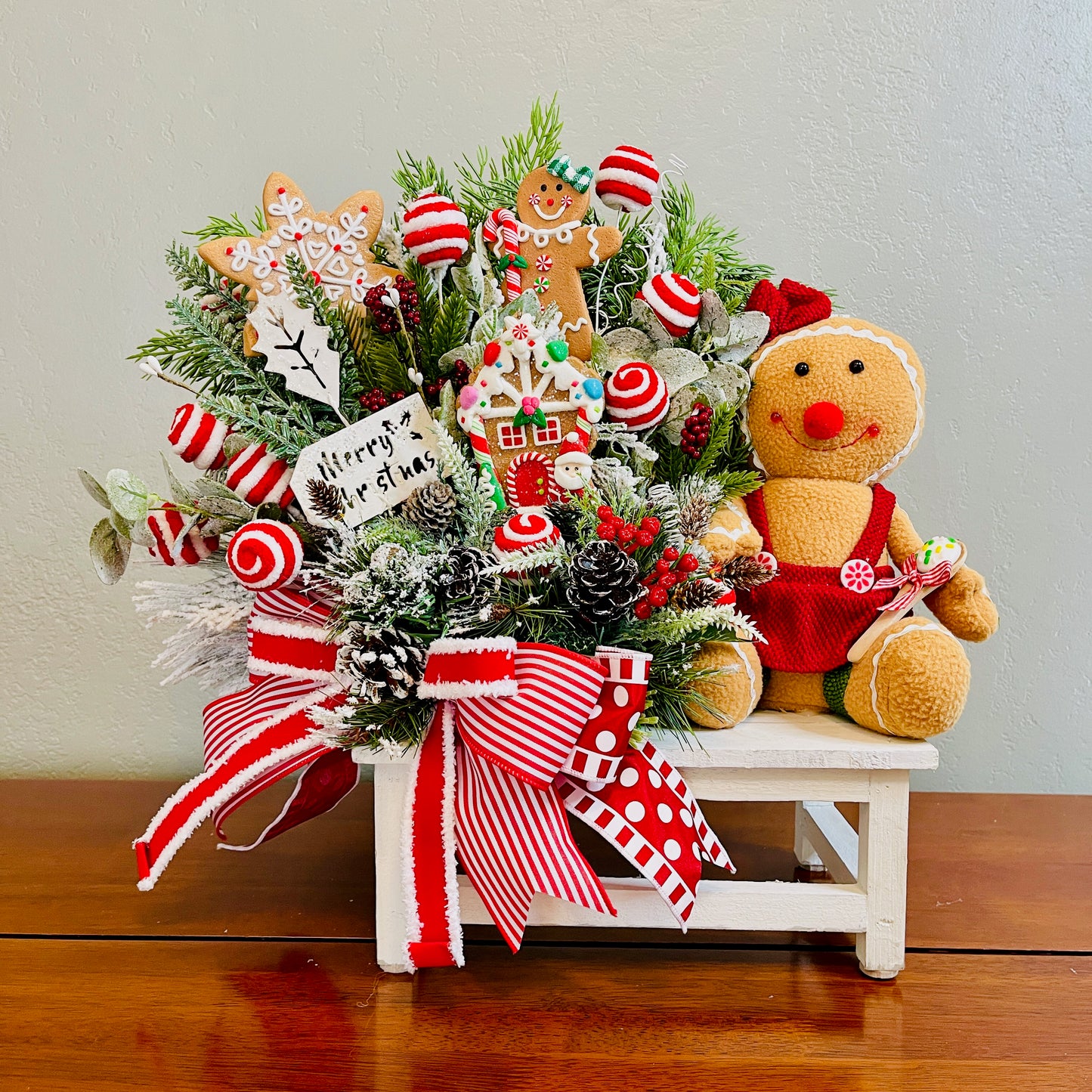 Gingerbread & Peppermint Christmas Centerpiece — Gingerbread Girl, Cookie House, Red-White Bow (Kitchen Table or Entry)