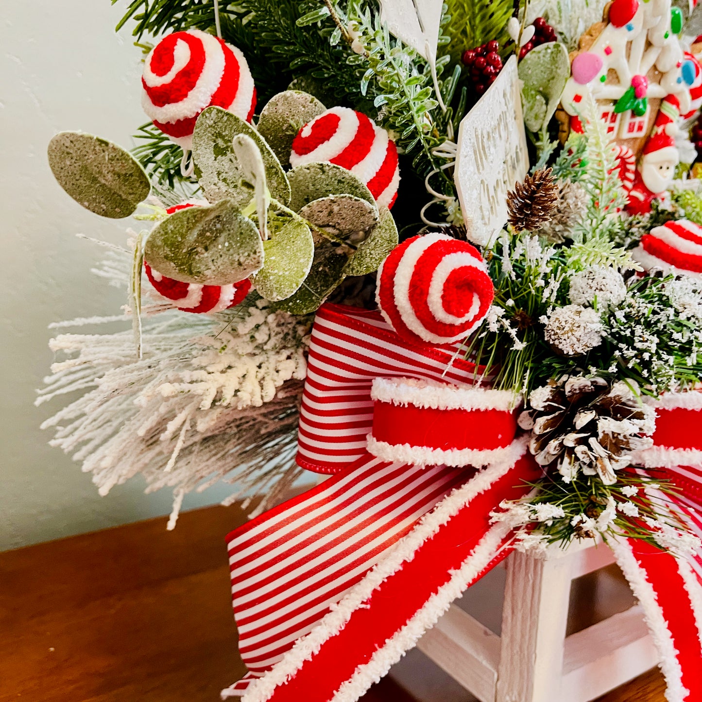 Gingerbread & Peppermint Christmas Centerpiece — Gingerbread Girl, Cookie House, Red-White Bow (Kitchen Table or Entry)
