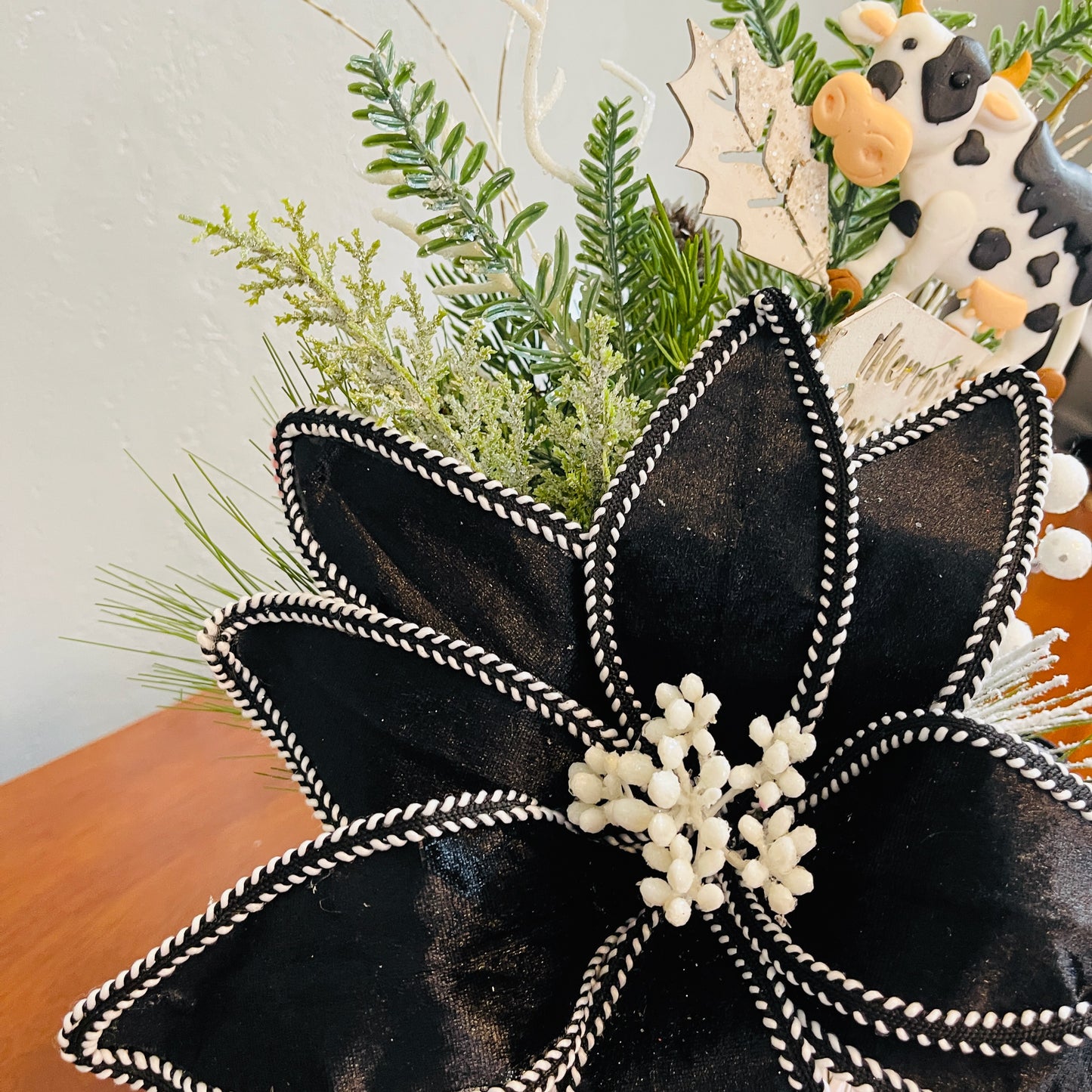 Holland Cow “MOO” Christmas Mug Arrangement — Farmhouse Gift for Teachers & Secret Santa (Reusable Mug)