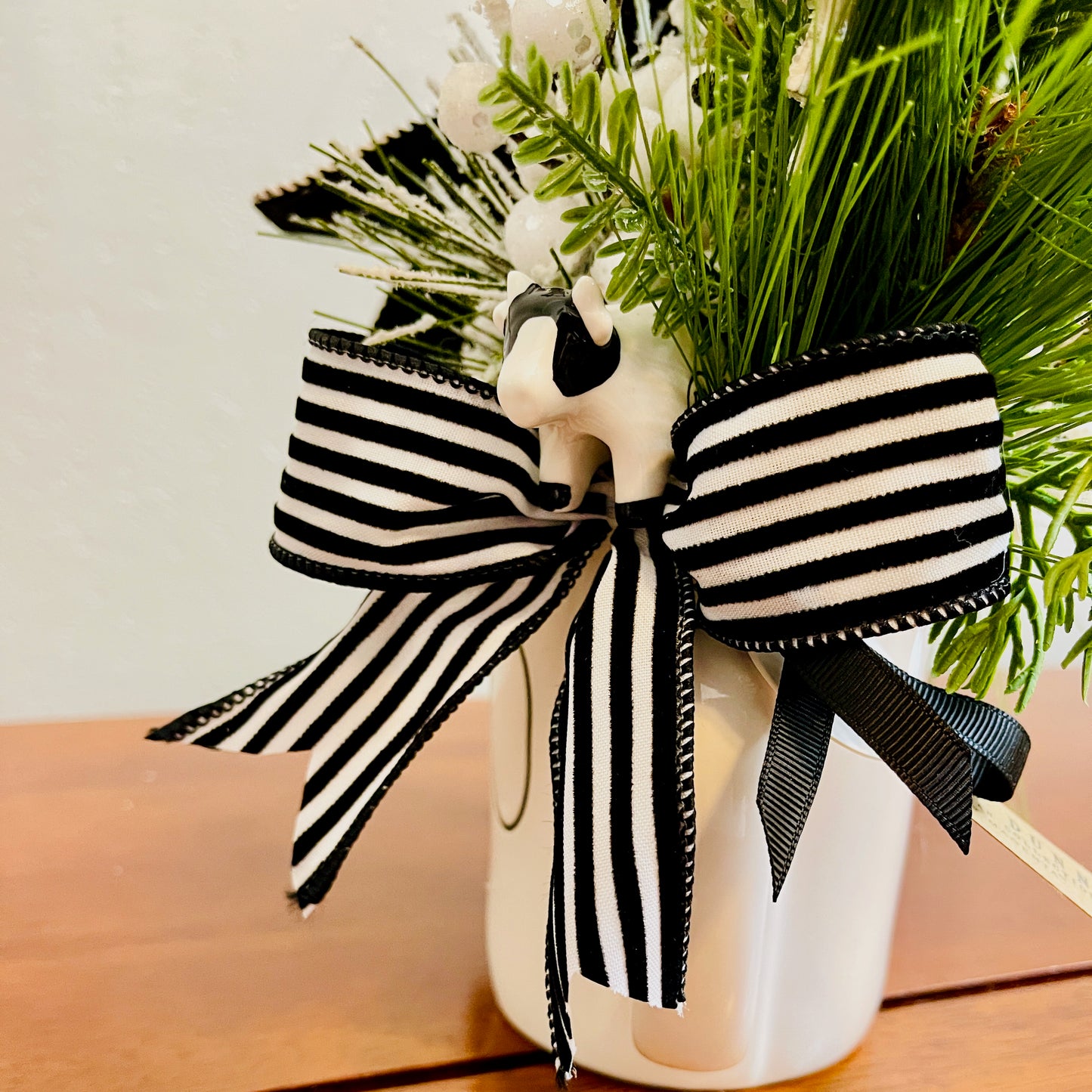 Holland Cow “MOO” Christmas Mug Arrangement — Farmhouse Gift for Teachers & Secret Santa (Reusable Mug)
