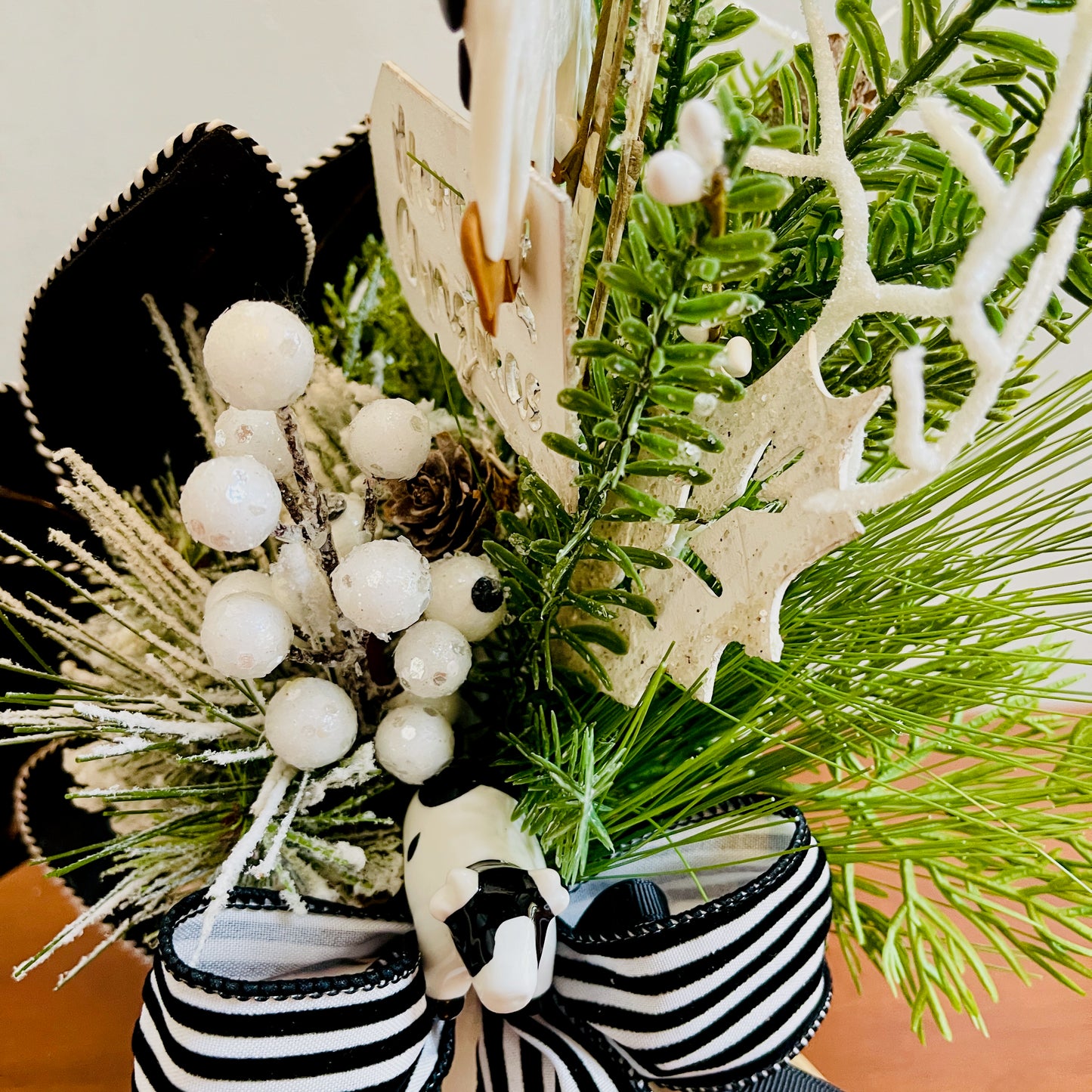 Holland Cow “MOO” Christmas Mug Arrangement — Farmhouse Gift for Teachers & Secret Santa (Reusable Mug)