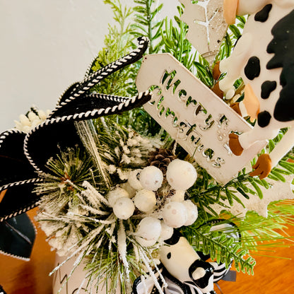 Holland Cow “MOO” Christmas Mug Arrangement — Farmhouse Gift for Teachers & Secret Santa (Reusable Mug)