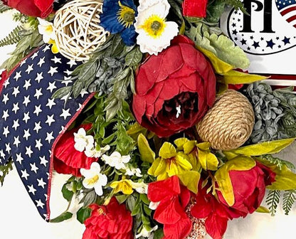 Patriotic Red White & Blue USA Wreath with American Home Sign for #FrontDoor Memorial Day #4thofjulydecor American Flag #PatrioticDecor #USA