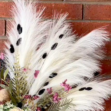 Boho Wreath for Front Door. Wall Art Decorations with Pampas Grass, Black Basket, Neutral Decor, Minimalist Boho Home Wall Decorations