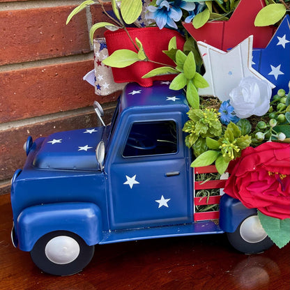 Patriotic Truck Americana Decor Red White Blue 4th of July #IndependenceDay #HomeDecor #Patriotic #Floral #Centerpiece