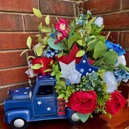 Patriotic Truck Americana Decor Red White Blue 4th of July #IndependenceDay #HomeDecor #Patriotic #Floral #Centerpiece