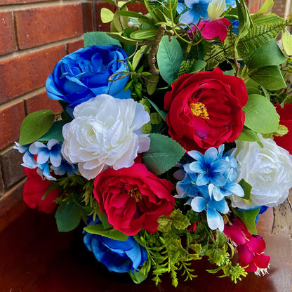Patriotic Truck Americana Decor Red White Blue 4th of July #IndependenceDay #HomeDecor #Patriotic #Floral #Centerpiece